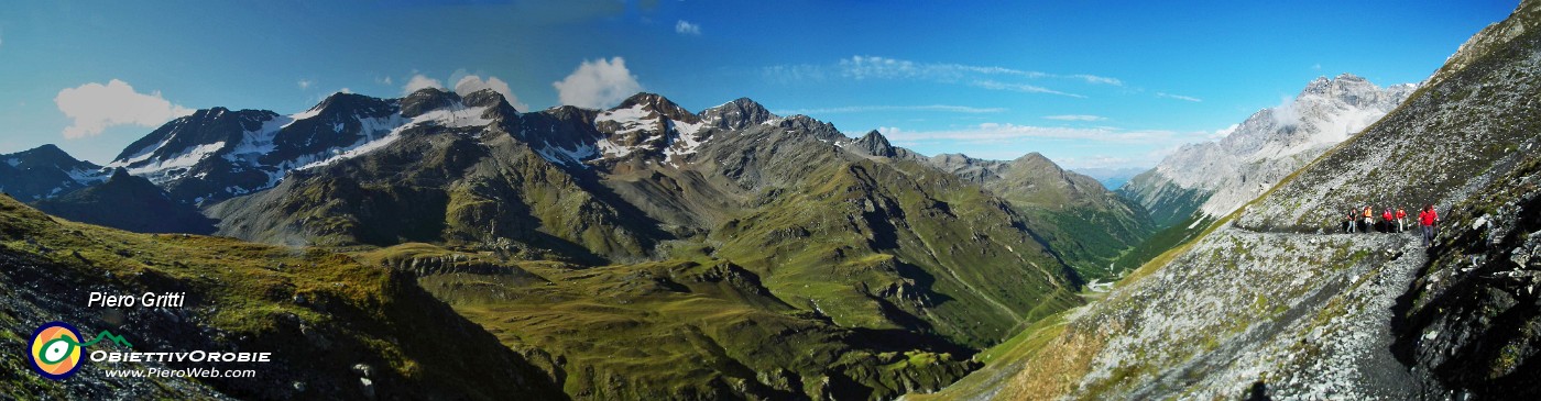 100 Panoramica sulla lunga Valle Zebru.jpg